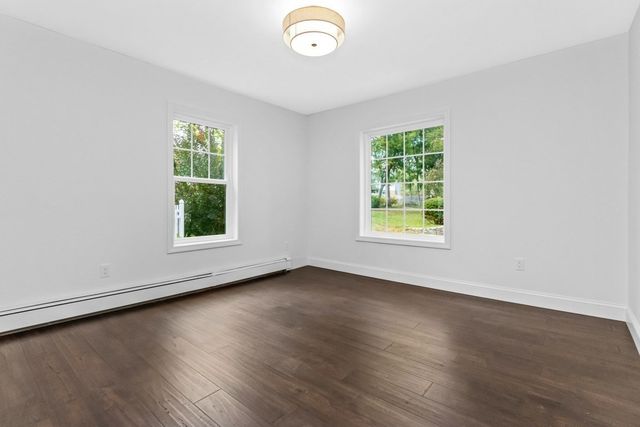 21 Fairfield St, Maynard, MA 01754