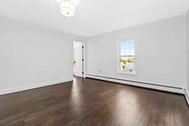 21 Fairfield St, Maynard, MA 01754