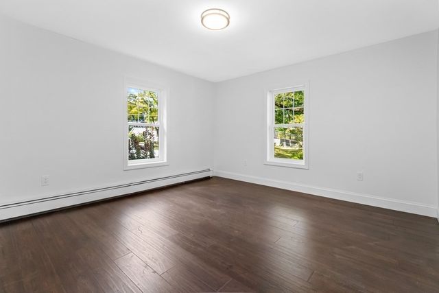 21 Fairfield St, Maynard, MA 01754