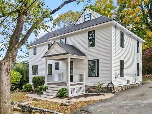 21 Fairfield St, Maynard, MA 01754
