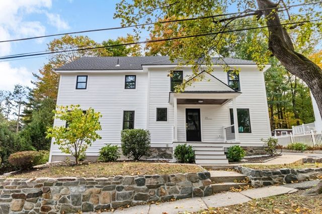 21 Fairfield St, Maynard, MA 01754