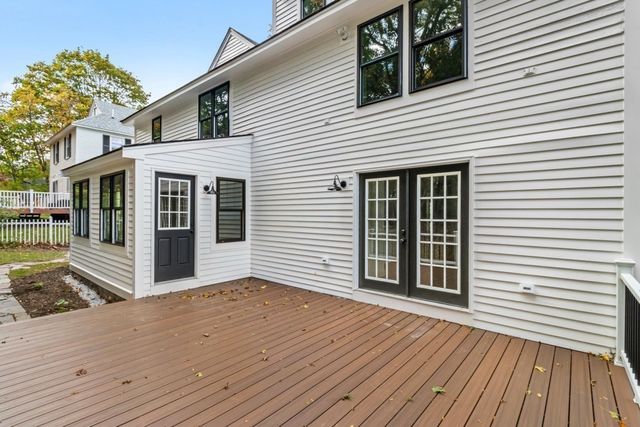21 Fairfield St, Maynard, MA 01754