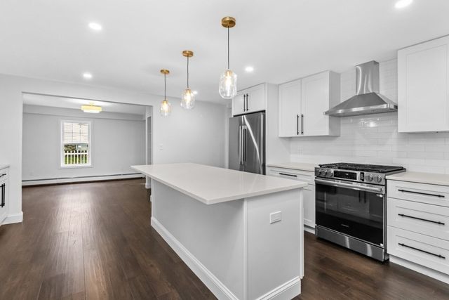 21 Fairfield St, Maynard, MA 01754