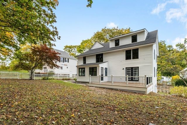 21 Fairfield St, Maynard, MA 01754