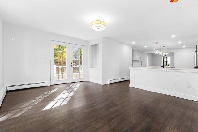 21 Fairfield St, Maynard, MA 01754