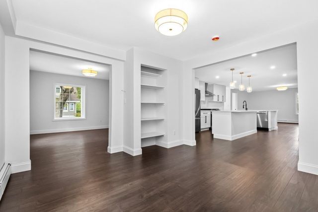 21 Fairfield St, Maynard, MA 01754