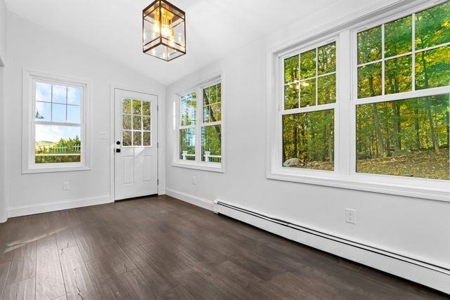 21 Fairfield St, Maynard, MA 01754