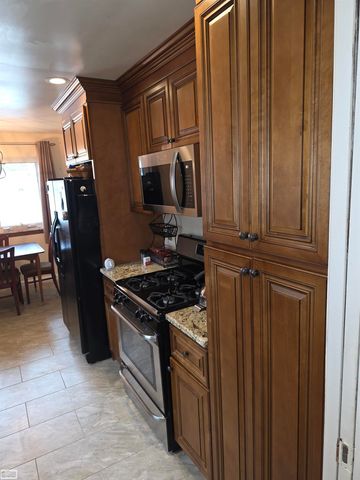 31375 W Wind Drive, Fraser, MI 48026