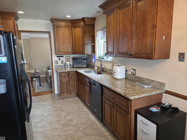 31375 W Wind Drive, Fraser, MI 48026