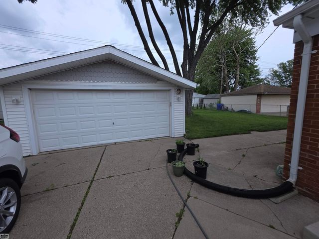 31375 W Wind Drive, Fraser, MI 48026