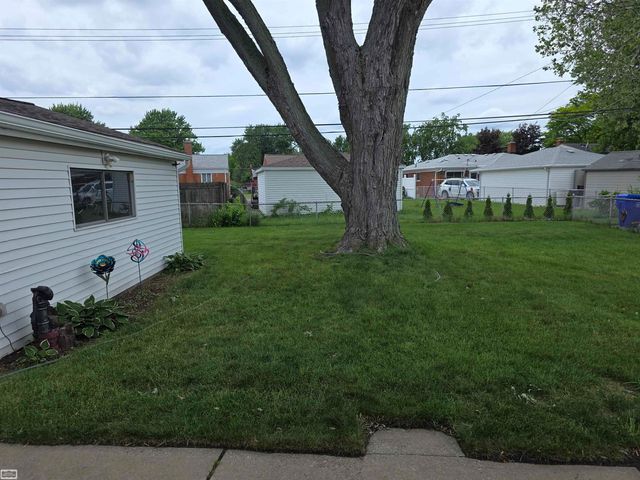 31375 W Wind Drive, Fraser, MI 48026