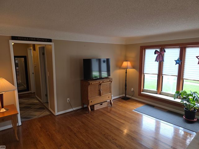 31375 W Wind Drive, Fraser, MI 48026