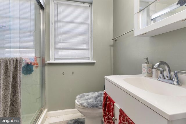 300 PINE ST, Glenolden, PA 19036