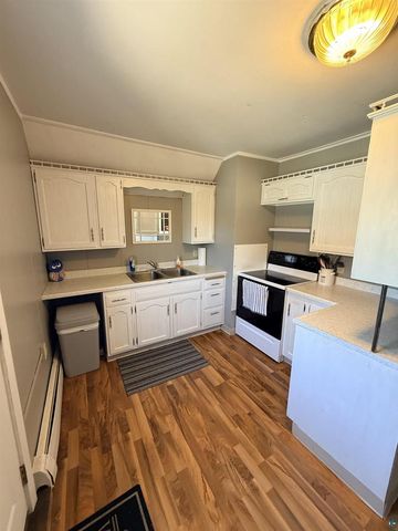 5314 E 3rd St, Superior, WI 54880