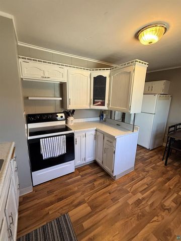 5314 E 3rd St, Superior, WI 54880