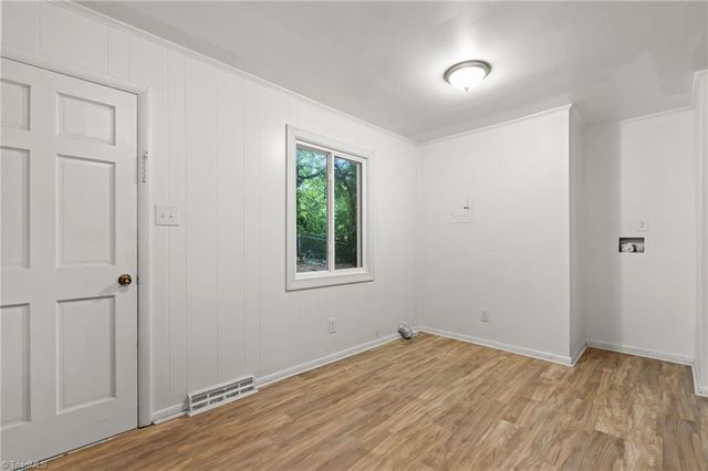 410 Parkwood Avenue, Winston-salem, NC 27105