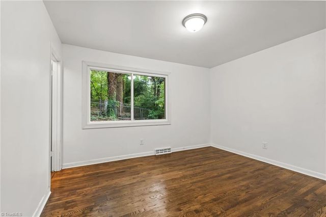 410 Parkwood Avenue, Winston-salem, NC 27105