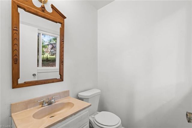 410 Parkwood Avenue, Winston-salem, NC 27105