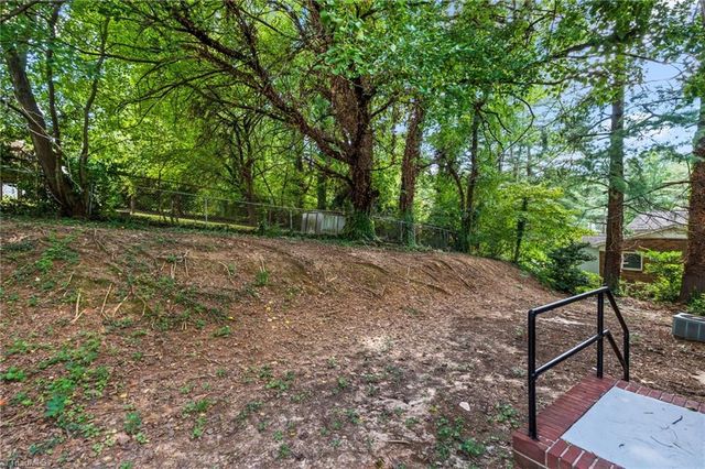 410 Parkwood Avenue, Winston-salem, NC 27105