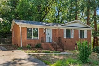 410 Parkwood Avenue, Winston-salem, NC 27105