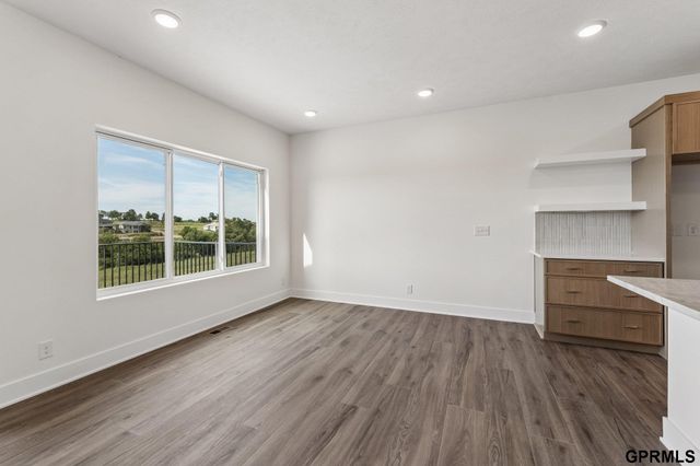 5540 N 213 Avenue, Elkhorn, NE 68022