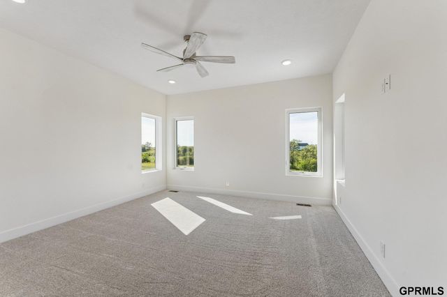 5540 N 213 Avenue, Elkhorn, NE 68022