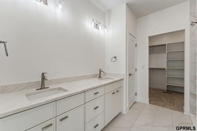5540 N 213 Avenue, Elkhorn, NE 68022