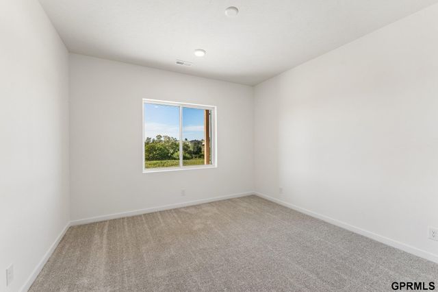 5540 N 213 Avenue, Elkhorn, NE 68022