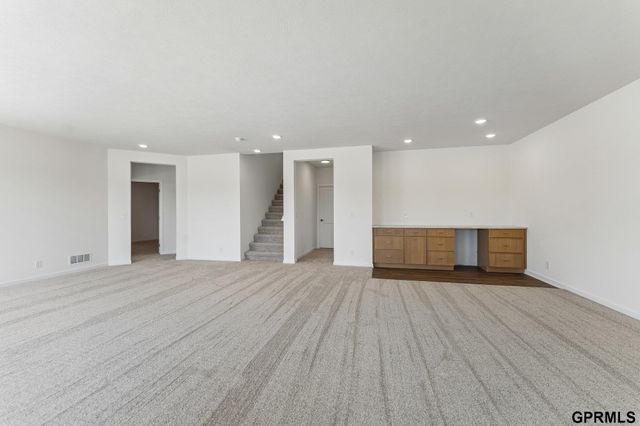 5540 N 213 Avenue, Elkhorn, NE 68022
