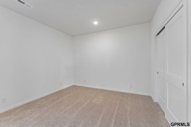 5540 N 213 Avenue, Elkhorn, NE 68022