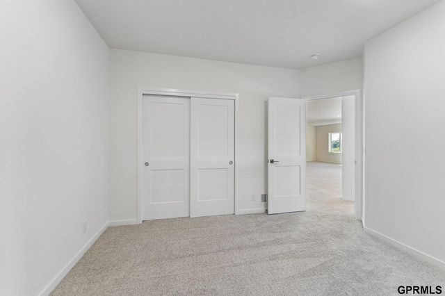 5540 N 213 Avenue, Elkhorn, NE 68022