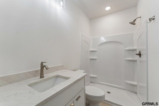 5540 N 213 Avenue, Elkhorn, NE 68022