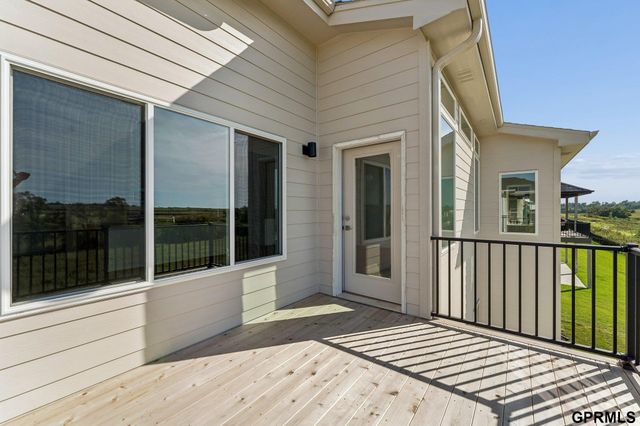 5540 N 213 Avenue, Elkhorn, NE 68022