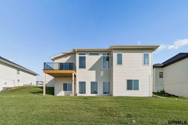 5540 N 213 Avenue, Elkhorn, NE 68022