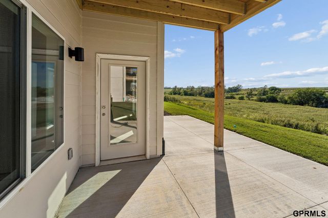 5540 N 213 Avenue, Elkhorn, NE 68022