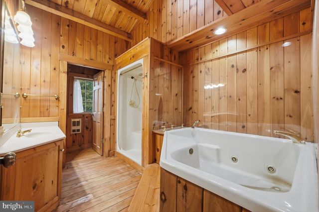 21142 WESTERLY RD, Poolesville, MD 20837