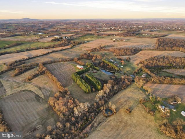21142 WESTERLY RD, Poolesville, MD 20837