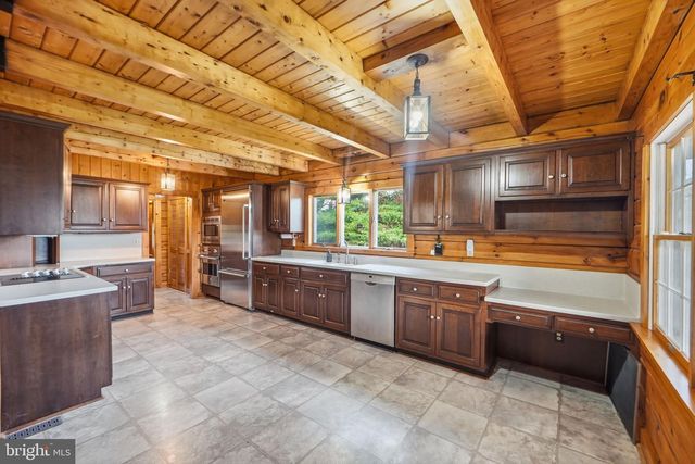 21142 WESTERLY RD, Poolesville, MD 20837