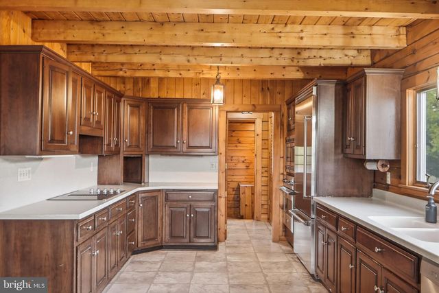 21142 WESTERLY RD, Poolesville, MD 20837