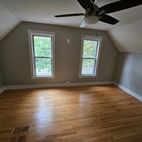 121 4th Street, Libertyville, IL 60048