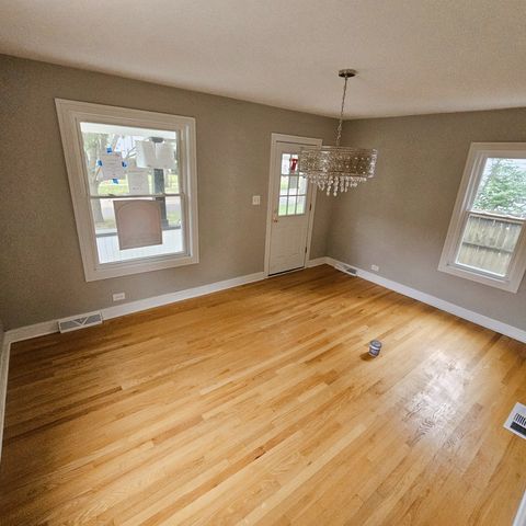 121 4th Street, Libertyville, IL 60048