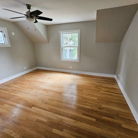 121 4th Street, Libertyville, IL 60048