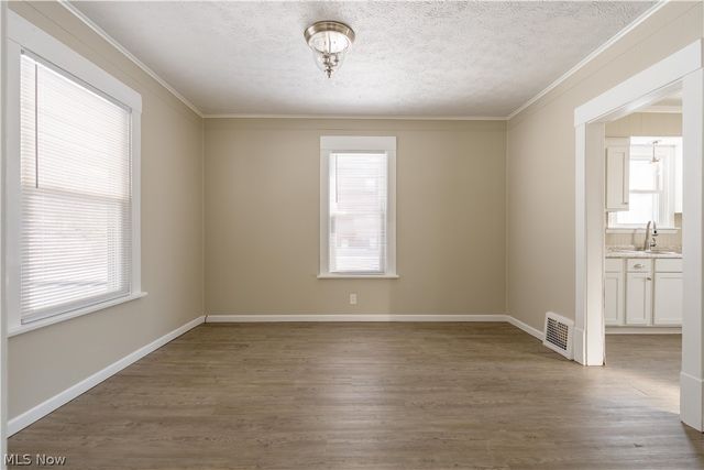 1010 Washington Avenue, Louisville, OH 44641