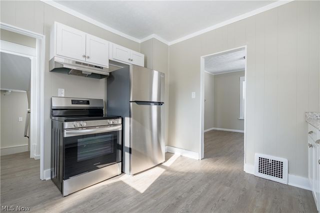 1010 Washington Avenue, Louisville, OH 44641