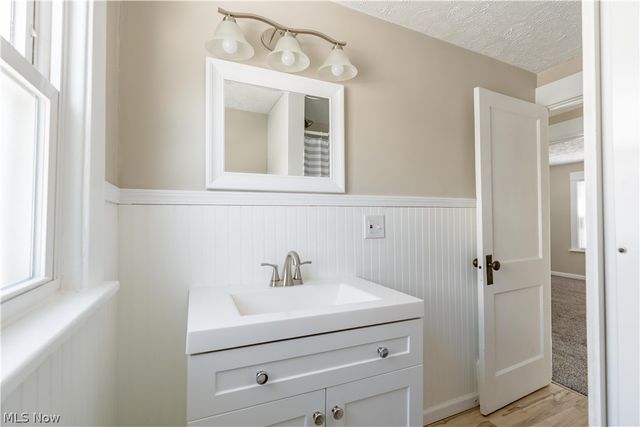 1010 Washington Avenue, Louisville, OH 44641