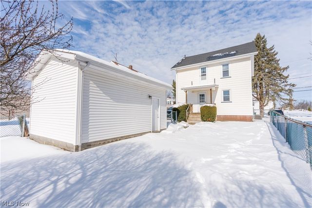 1010 Washington Avenue, Louisville, OH 44641