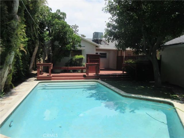 8813 Nestle, Northridge, CA 91325