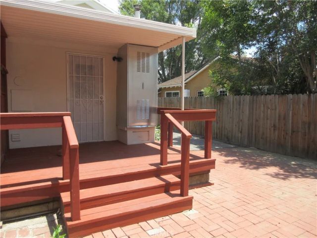 8813 Nestle, Northridge, CA 91325
