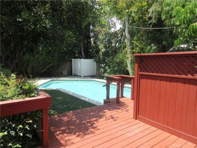 8813 Nestle, Northridge, CA 91325