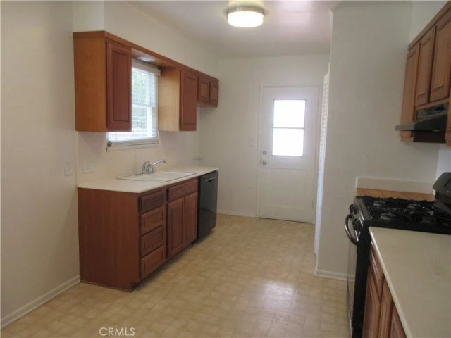 8813 Nestle, Northridge, CA 91325